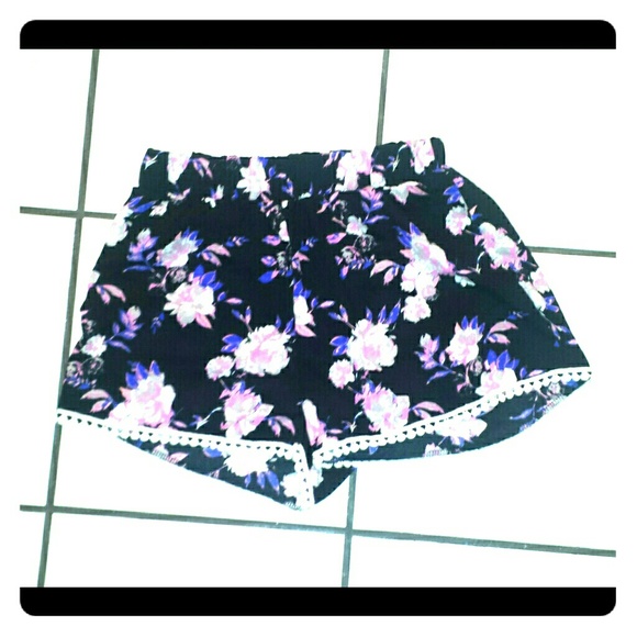 Patterned shorts - Picture 1 of 2