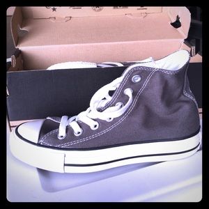 Gray high top converse