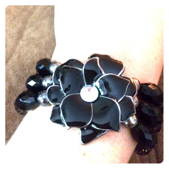 Black floral bead bracelet