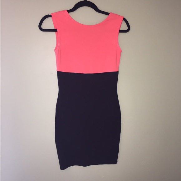 Block Dress - Picture 3 of 3