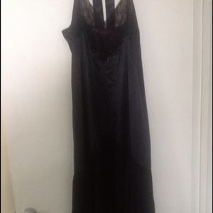 Ladies 2 piece negligee set.