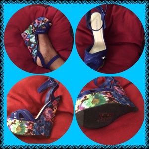 Sexy Shoedazzle wedges