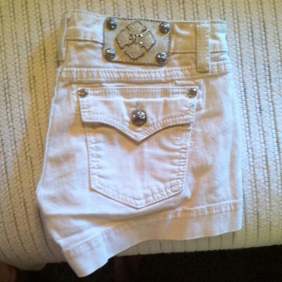 Miss Me White Jean Shorts 28