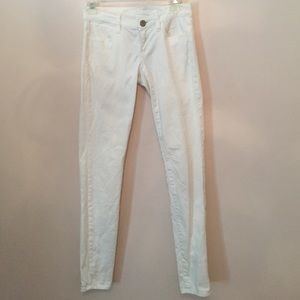 White skinny jeans