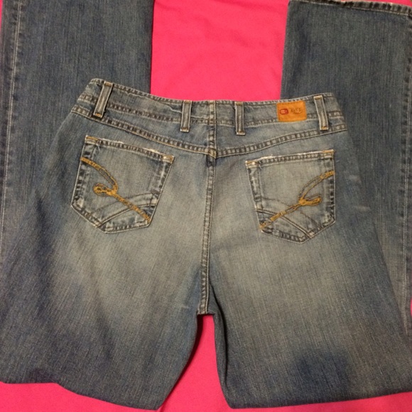 Buckle jeans