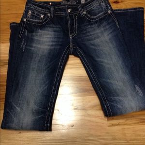 Size 29 miss me jeans. Never been worn.