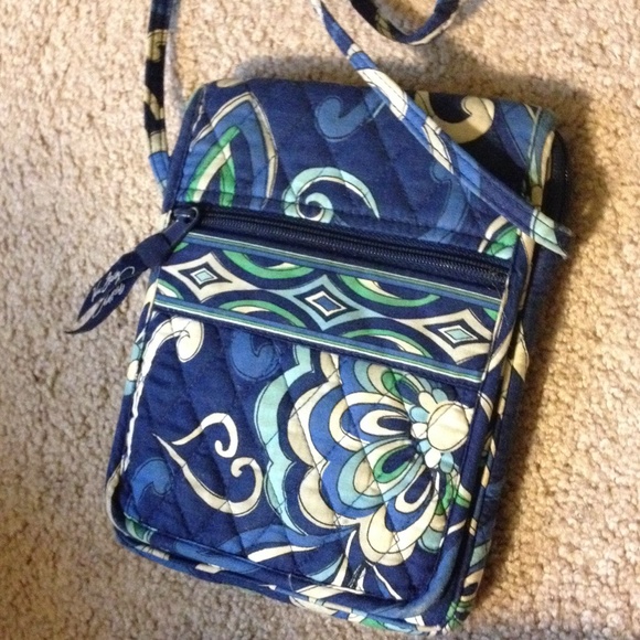 cross over body Vera Bradley bag