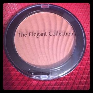 🎈The Elegant Collection Bronzer🎈