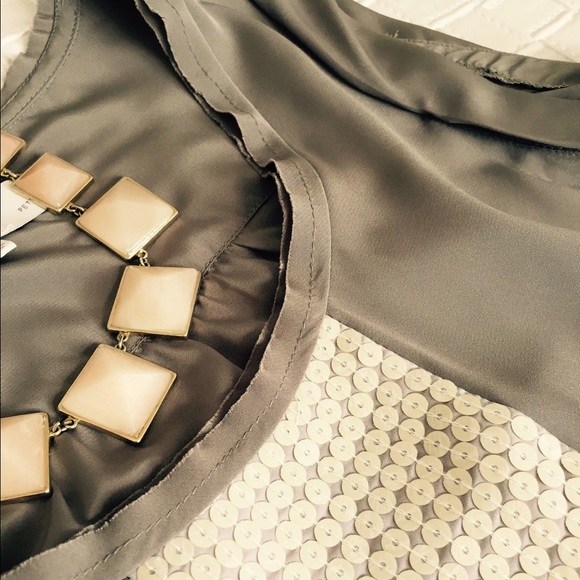 Sleeveless sequin trimmed blouse - Picture 2 of 4