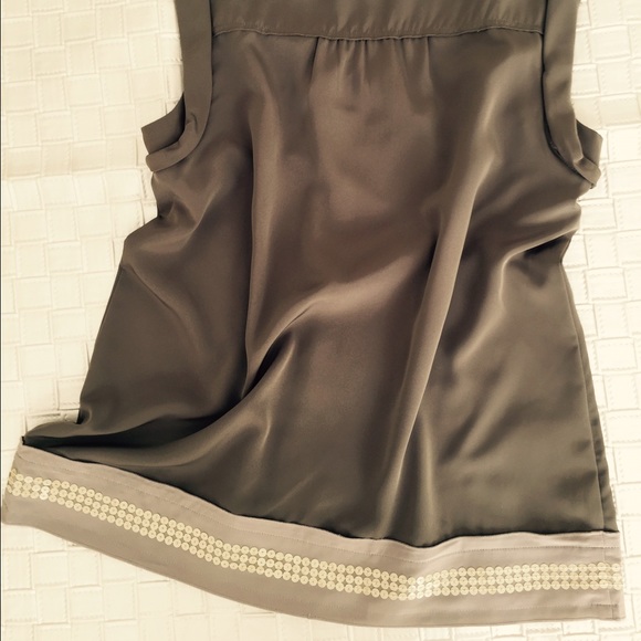 Sleeveless sequin trimmed blouse - Picture 3 of 4