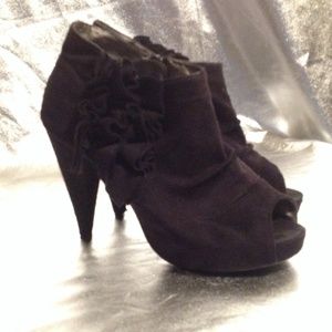 🎉Black suede open toe heel booties🎉