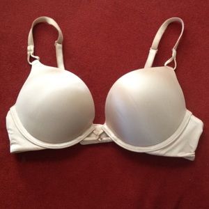 VS Bombshell Bra 34A Brand new without tags