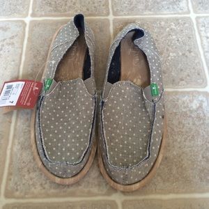 Sanuk sidewalk surfers-handmade-never worn!