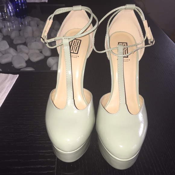 Mint Green Stilettos - Picture 2 of 4