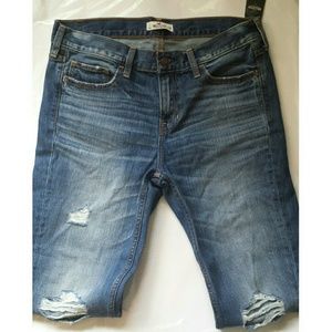 On Hold Destroyed Boyfriend Jeans