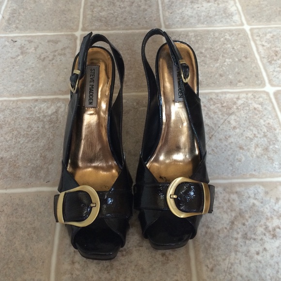 Steve Madden black patten leather peep toe heels