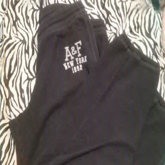 Abercrombie crop sweatpants