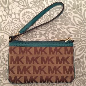 Michael Kors Wristlet! 💙