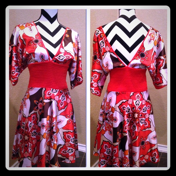 Bebe floral satin/polyester dress