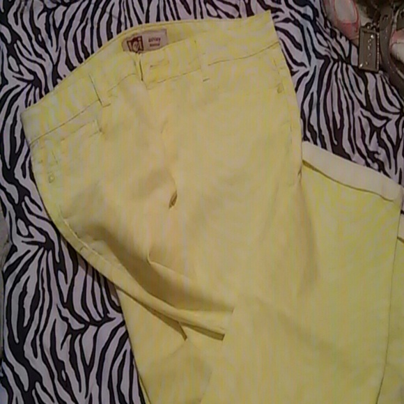 Brand new yellow zebra skinny jeans