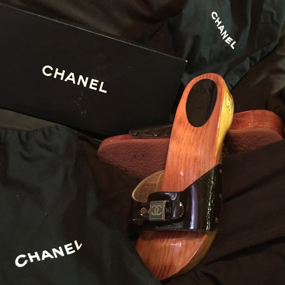 CHANEL Sandals