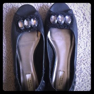 Vera Wang peep-toe flats