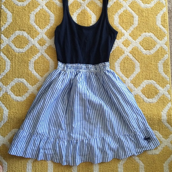 Abercrombie & Fitch Dresses & Skirts - Abercrombie Classic Navy Dress