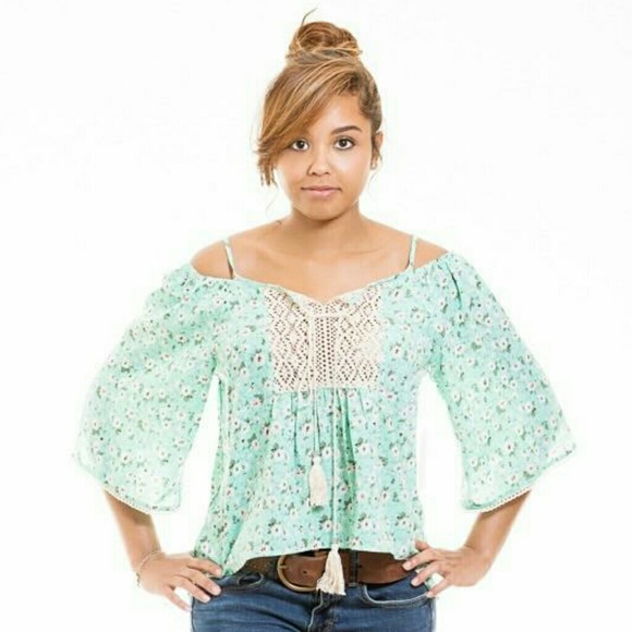 ❤HP Pick❤ Mint Off the Shoulder Daisy White Blouse - Picture 2 of 2