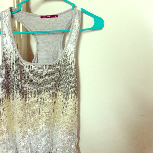 Size m gray shiny tank.