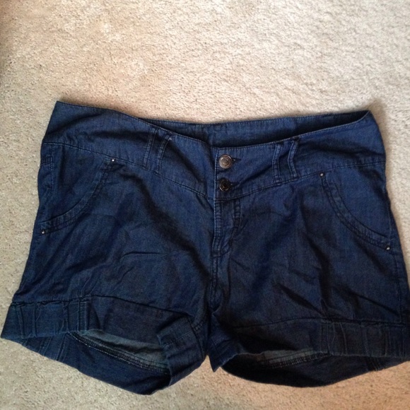 Denim shorts - Picture 1 of 3
