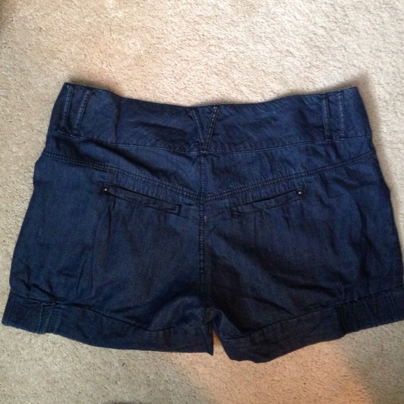 Denim shorts - Picture 2 of 3