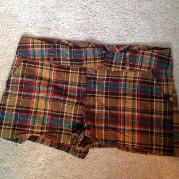 Multi color shorts - Picture 1 of 4
