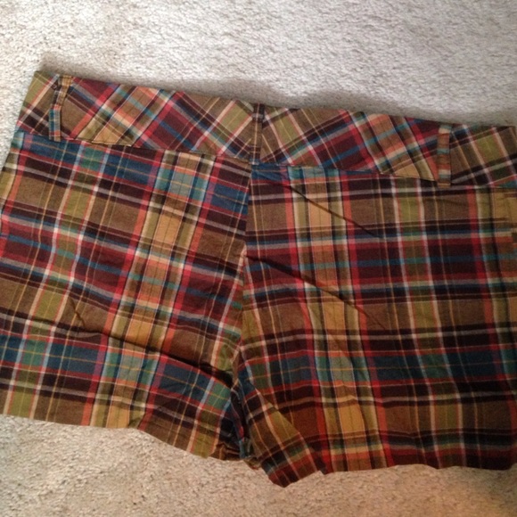 Multi color shorts - Picture 2 of 4