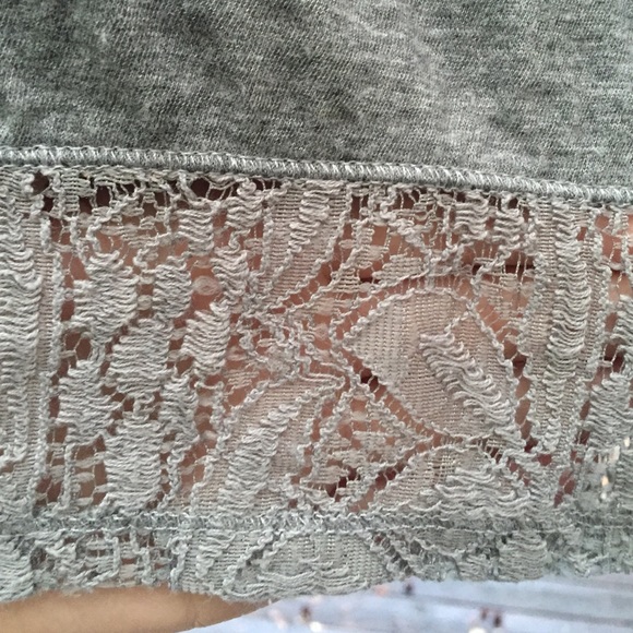 Grey lace detailed top - Picture 2 of 4