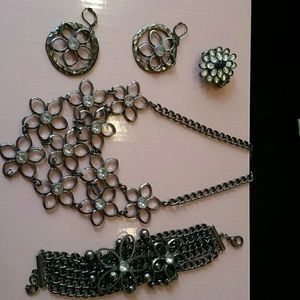 Fun Flower Jewelry Set