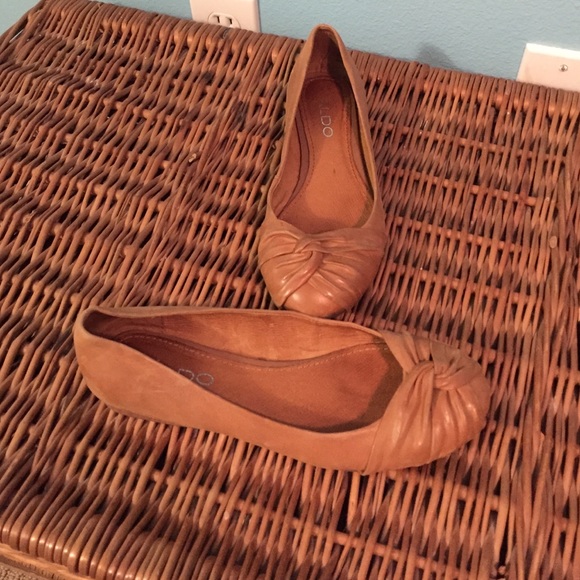 Aldo leather flats size 35