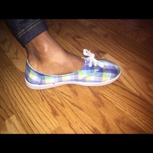 Super cute plaid shoes