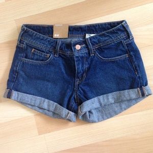 H&M dark wash cuffed denim shorts