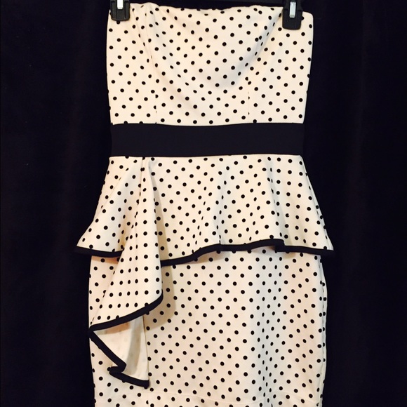 Strapless itty bitty polka dot dress 😘