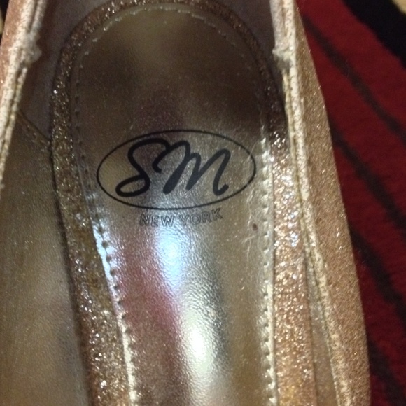 Gold sparkly heals - Picture 4 of 4