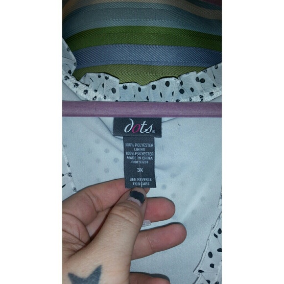 SOLD. Polka-dot sleeveless top - Picture 2 of 4