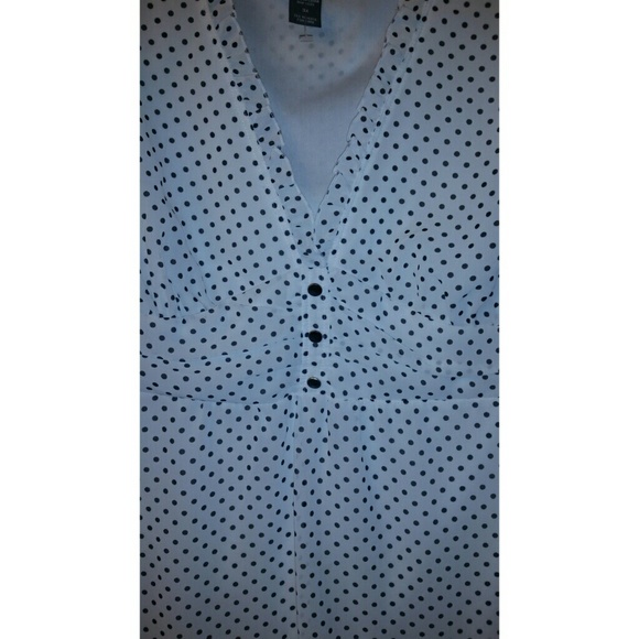 SOLD. Polka-dot sleeveless top - Picture 3 of 4