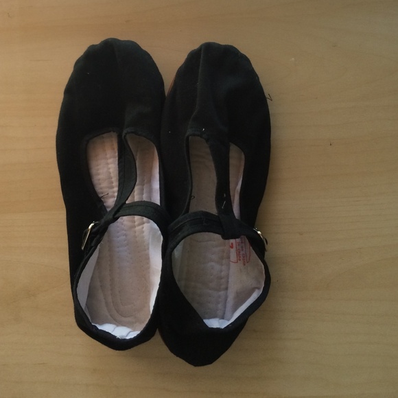 Urban outfitters // shoes