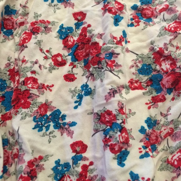 Floral Tank top - Picture 2 of 2