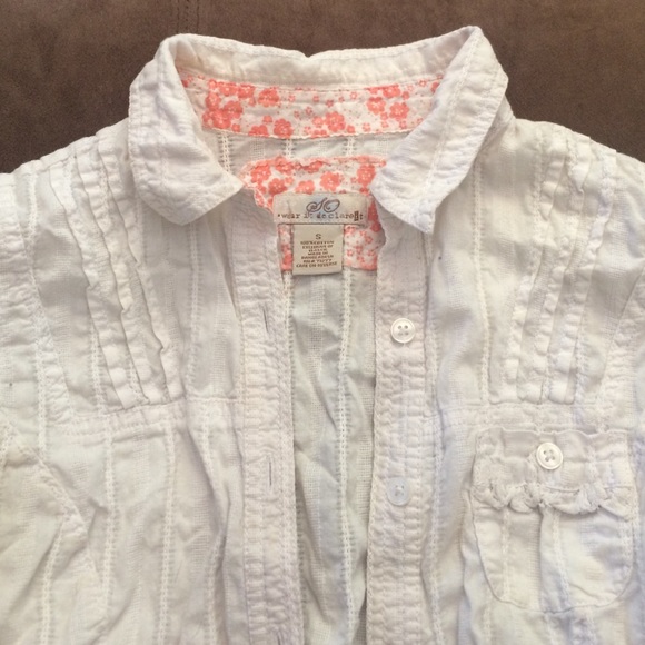 White button up - Picture 2 of 3