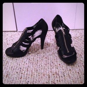 Jessica Simpson opened toed heels