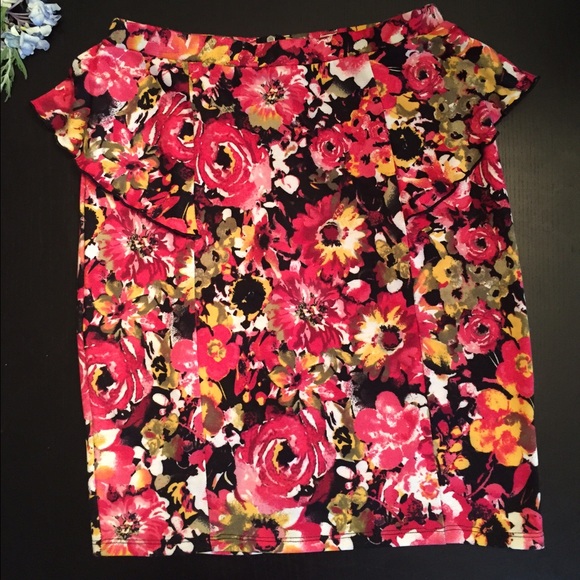 Floral skirt with hip flare