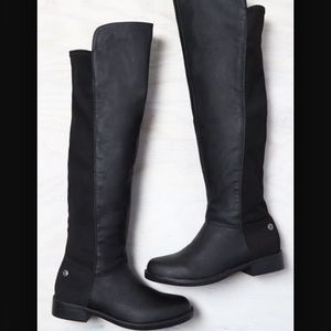 Ladies last day, Brand new American Eagle boots