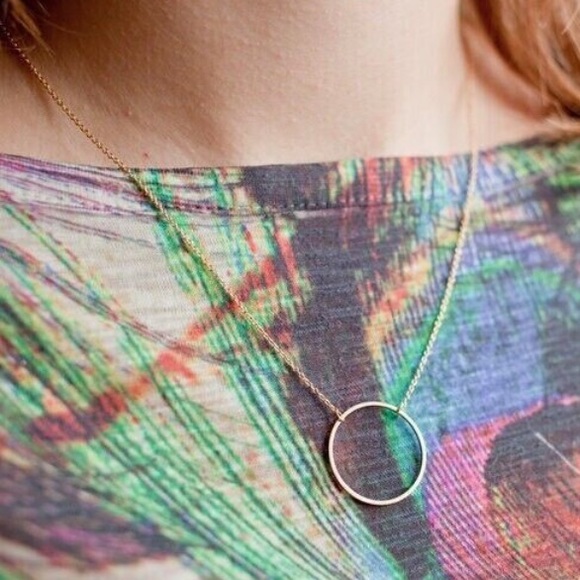 Simple Pendant Necklace - Picture 2 of 3