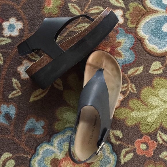 Thong platform sandals